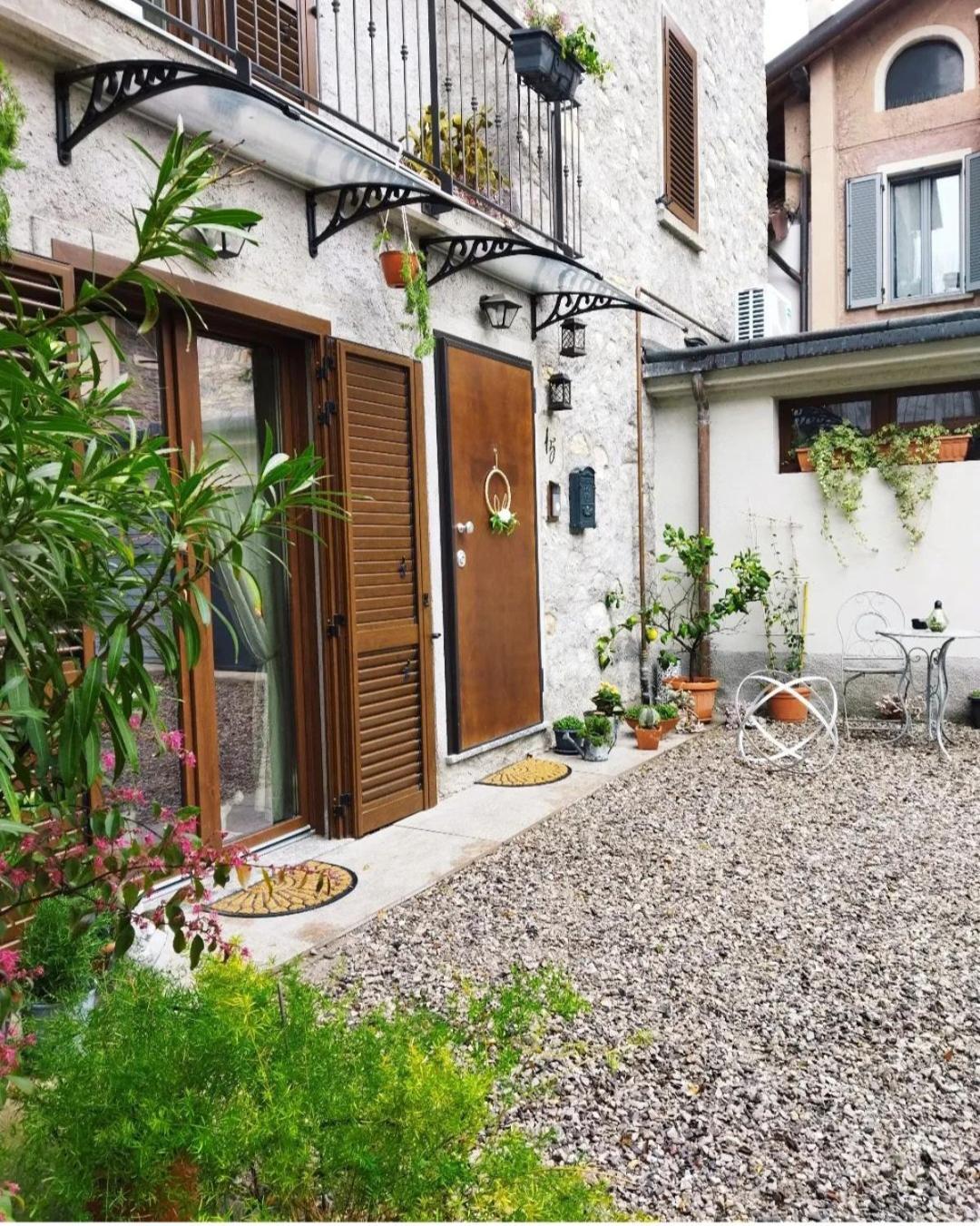 B&B Cristalli Di Luce Albavilla Exterior photo